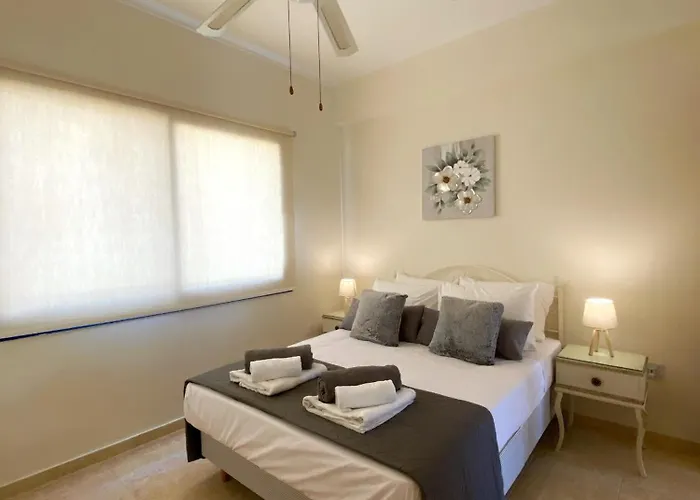 Lemon Marie * Paphos